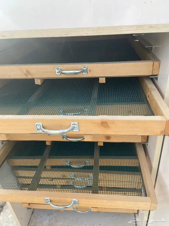 فقاستين يدوية حجم 3000 بيضة ب 2500 ريال الكل جملة ممتازة جدا 0