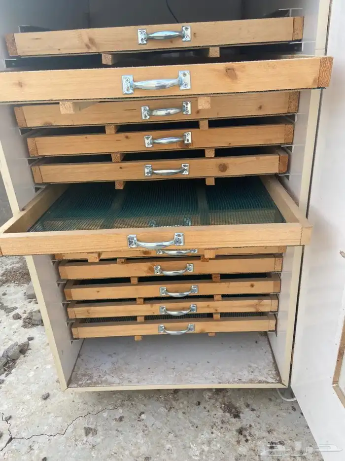 فقاستين يدوية حجم 3000 بيضة ب 2500 ريال الكل جملة ممتازة جدا 1