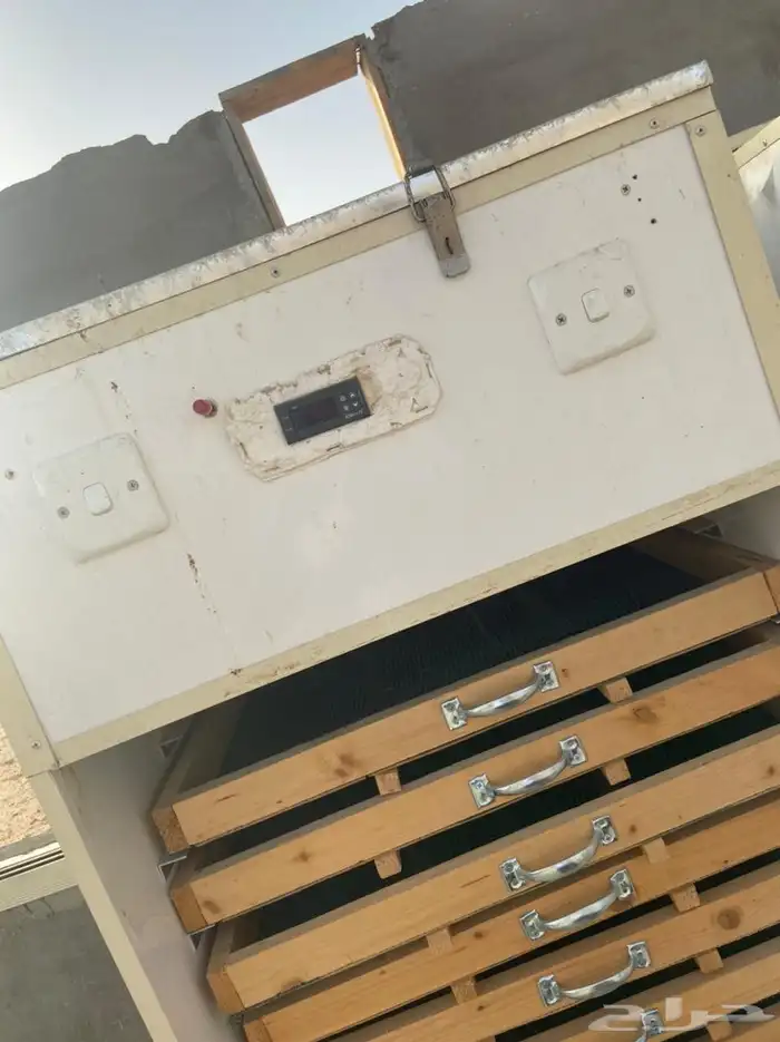 فقاستين يدوية حجم 3000 بيضة ب 2500 ريال الكل جملة ممتازة جدا 3