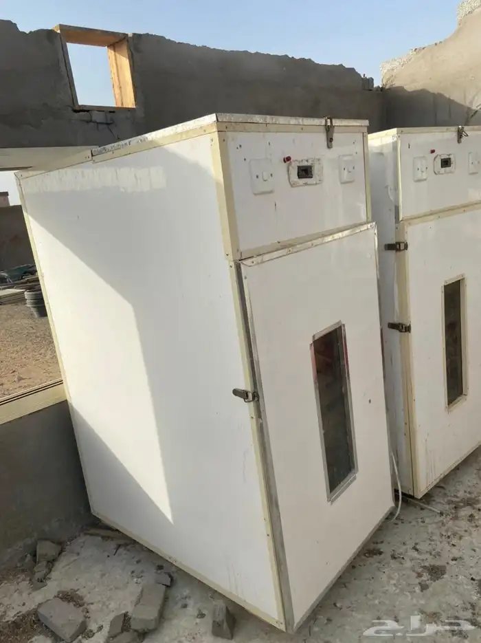 فقاستين يدوية حجم 3000 بيضة ب 2500 ريال الكل جملة ممتازة جدا 5