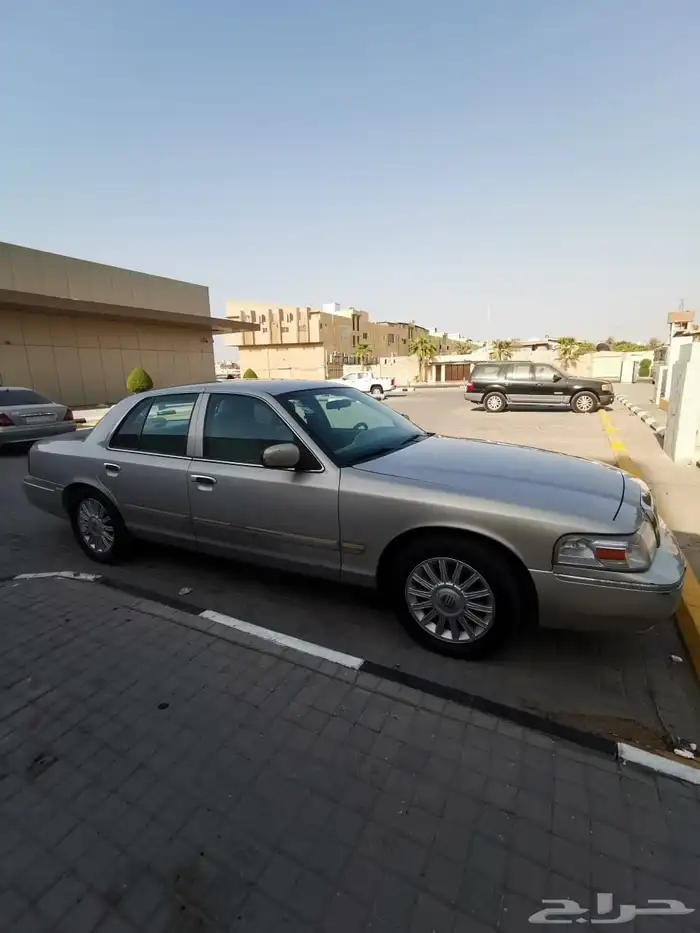فورد جراند ماركيز 2010 7