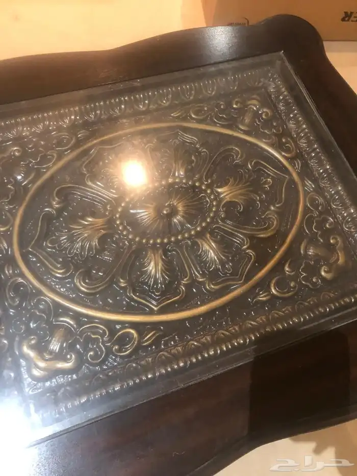 طاولات للبيع 0