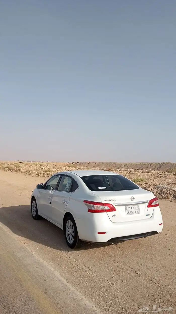 نيسان سنترا 2017 فيها دقات بسيطه و الحد 35الف 2