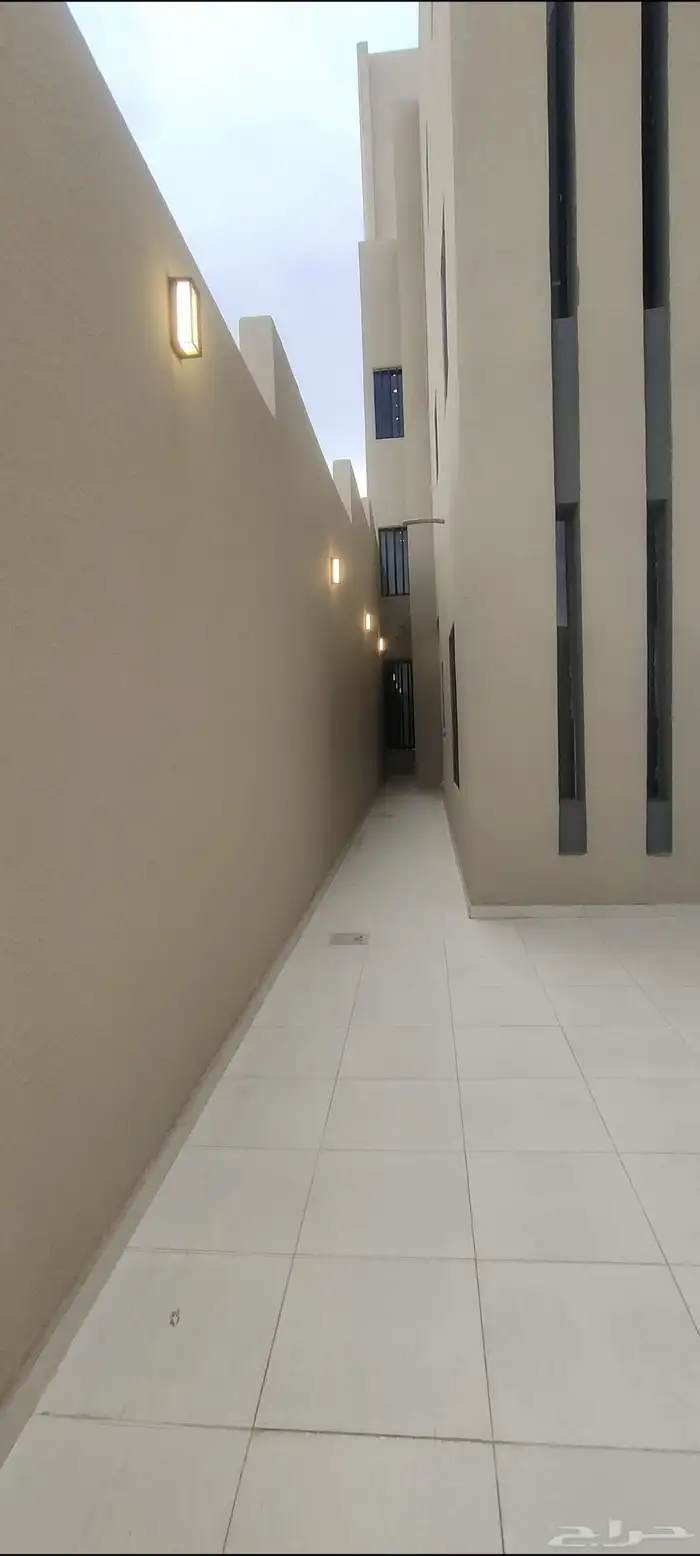 للبيع شقق ارضية وشقق علويه ليها المحاله 2