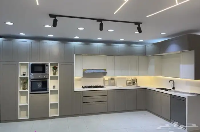 مطبخ تفصيل صاج الماني رفوف اربعه ملي رخام صناعي وجلقسي مفصلا 3