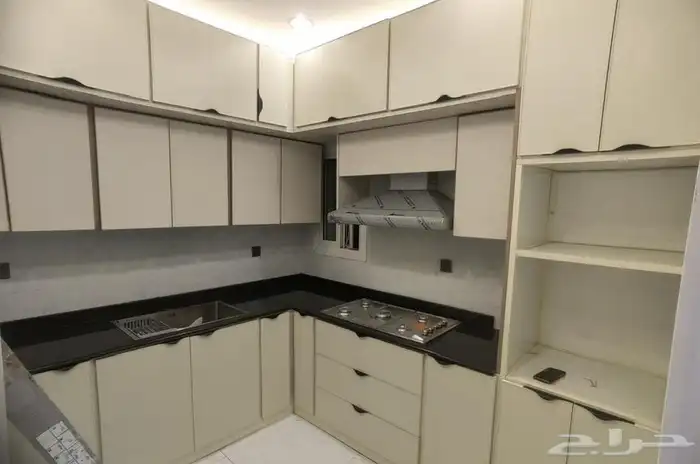 مطبخ تفصيل صاج الماني رفوف اربعه ملي رخام صناعي وجلقسي مفصلا 2