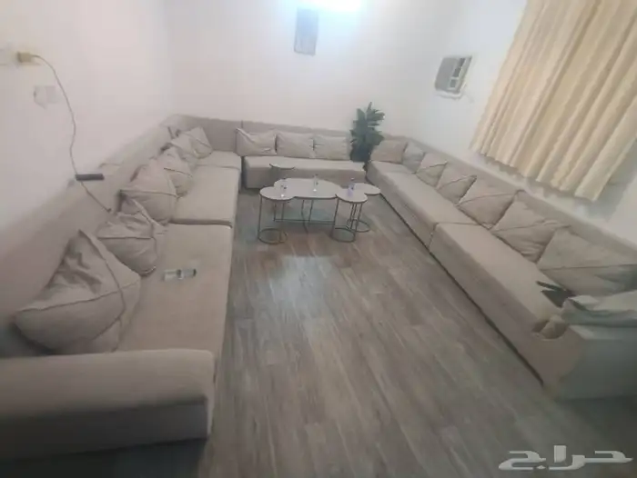 كنب 4 5 شبه جديد 1000ريال قابل للتفاوض 0