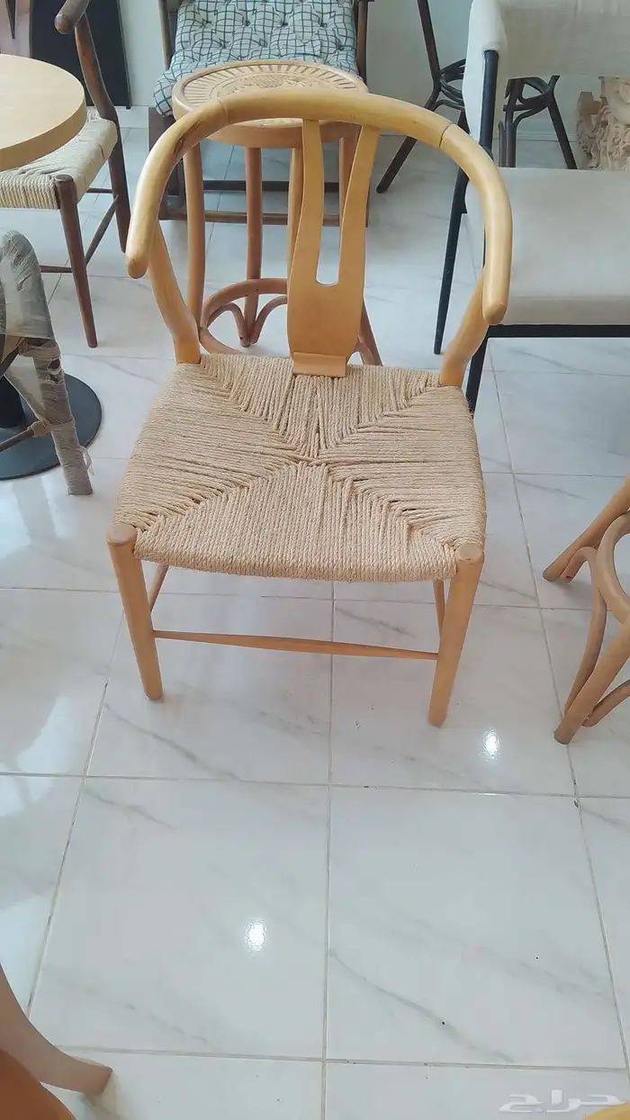 لجميع الكراسي والطاولات والديكورات الحديثه والاخشاب الحديثه 1