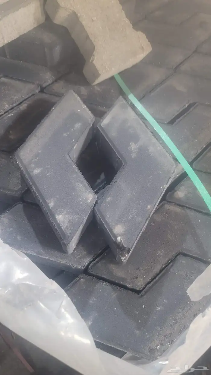 متوفر لدينا جميع مواد بناء بندوره انترلوك بلاط مصدات 17