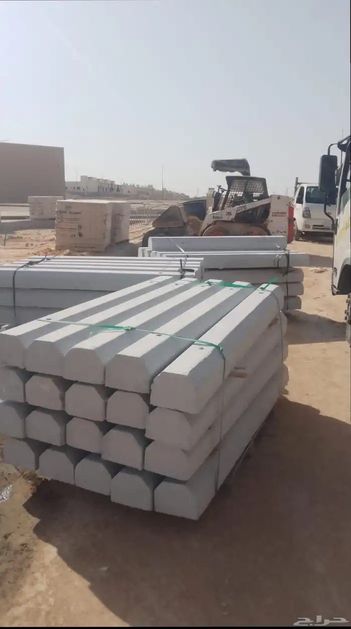 متوفر لدينا جميع مواد بناء بندوره انترلوك بلاط مصدات 13