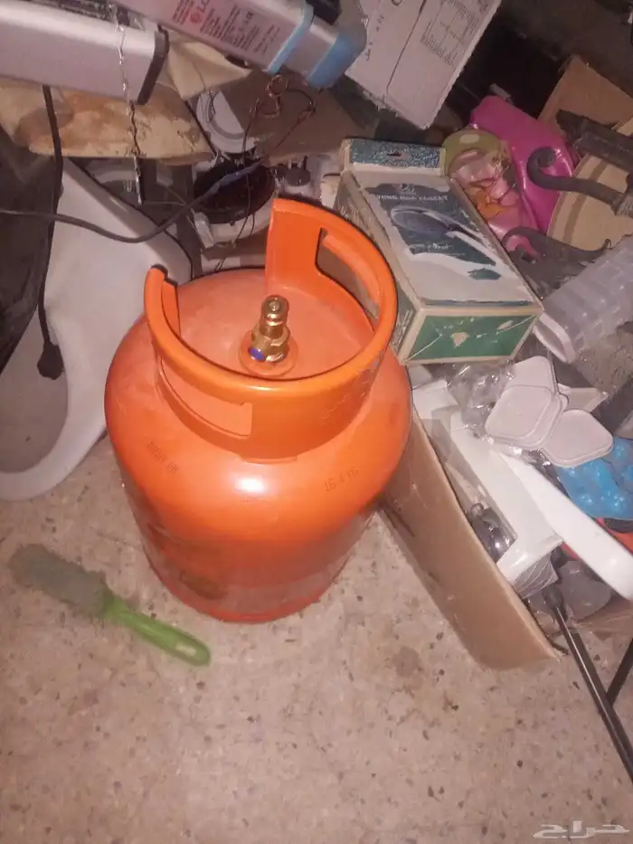 دبة غاز كبيره ودبتين غاز صغيره وماطور كهرب يحتاج تصليح بواجي 0