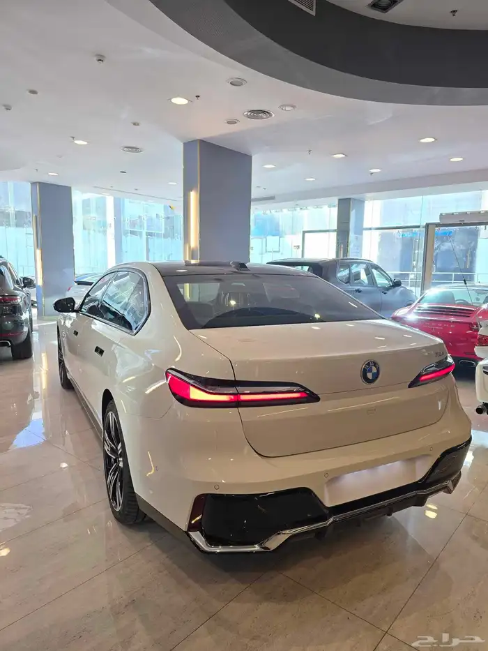 BMW 2025 735i بي إم دبليو الفئة السابعة 2