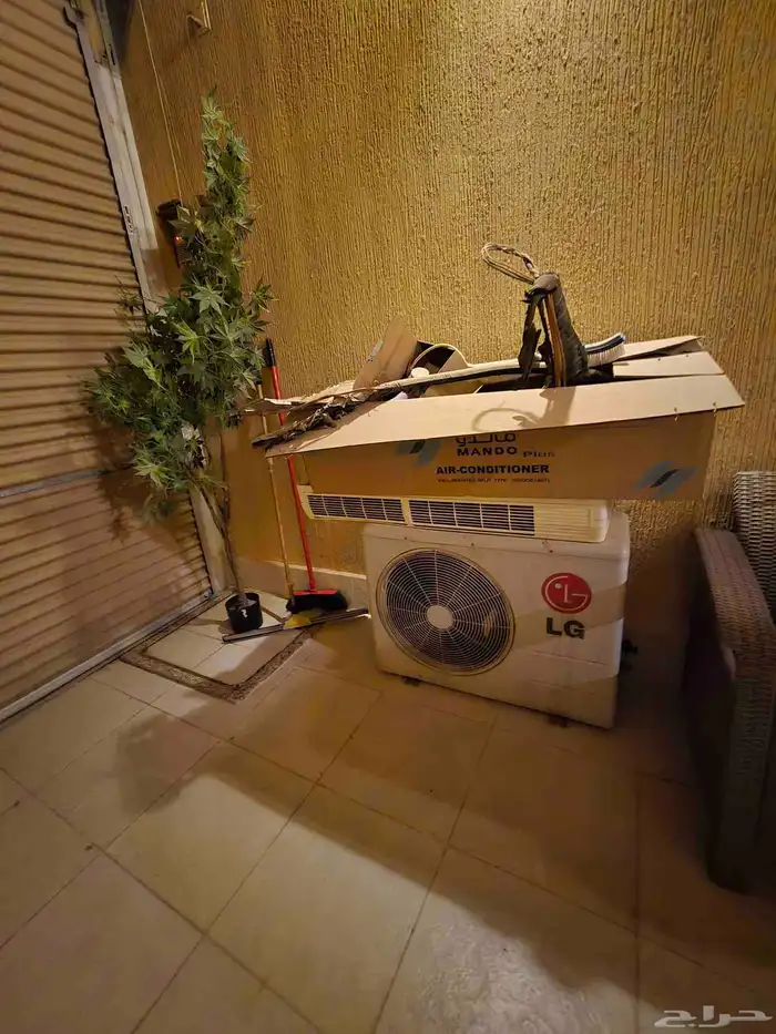 4 مكيفات LG للبيع 1