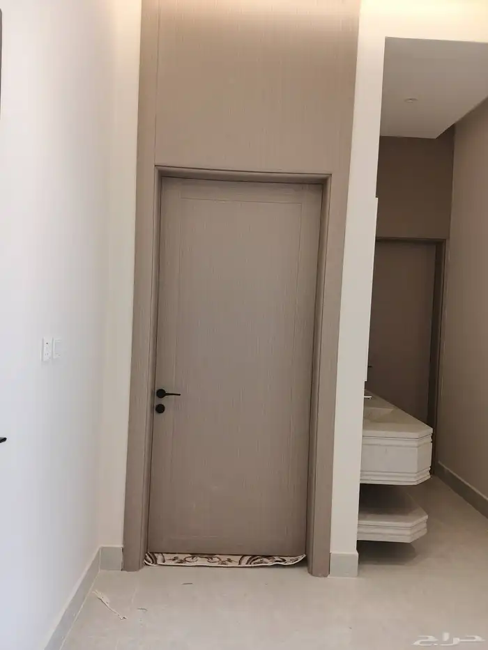 باب خشب با  حديد المونيم 5