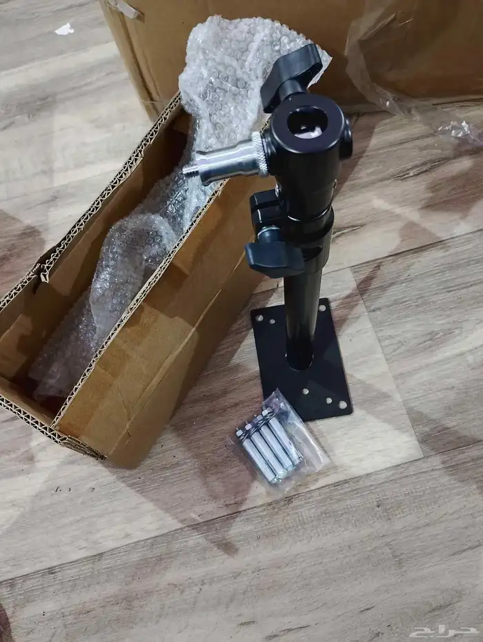 حامل إضاءة يثبت على الحائط للكاميرا 9