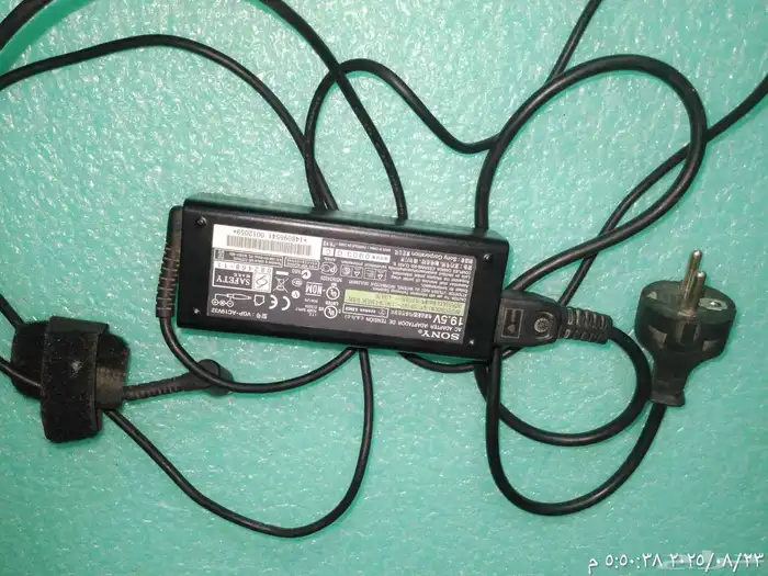 عيز شاحن لاب اصلي موجود شاحن كاميرا سوني موجود اصلي 0