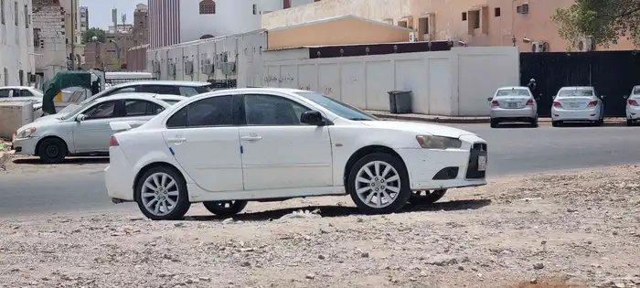 سيارة لانسر موديل 2010 3
