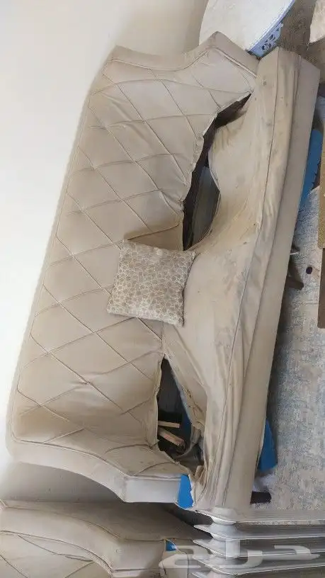 كنب للبيع اربع زينات يبلهن تنجيد والكبير مكسور من تحت 0