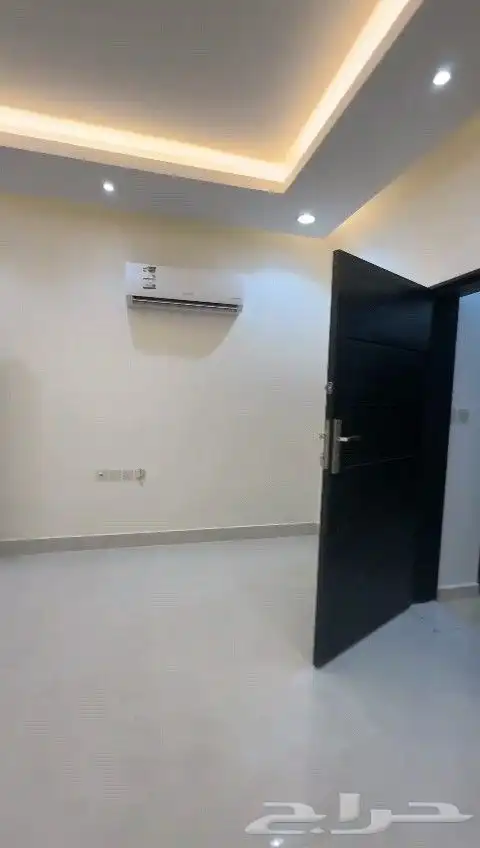 شقة للايجار مناسبة للعوايل ( غرفة وصالة) حي الملقا بالرياض 2