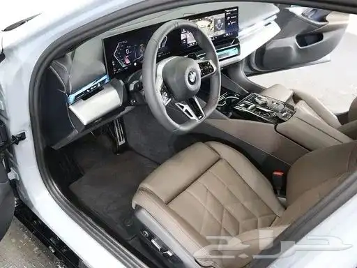 BMW 520I M Sport 2025 استيراد من كوريا - معرض العصيمي 6