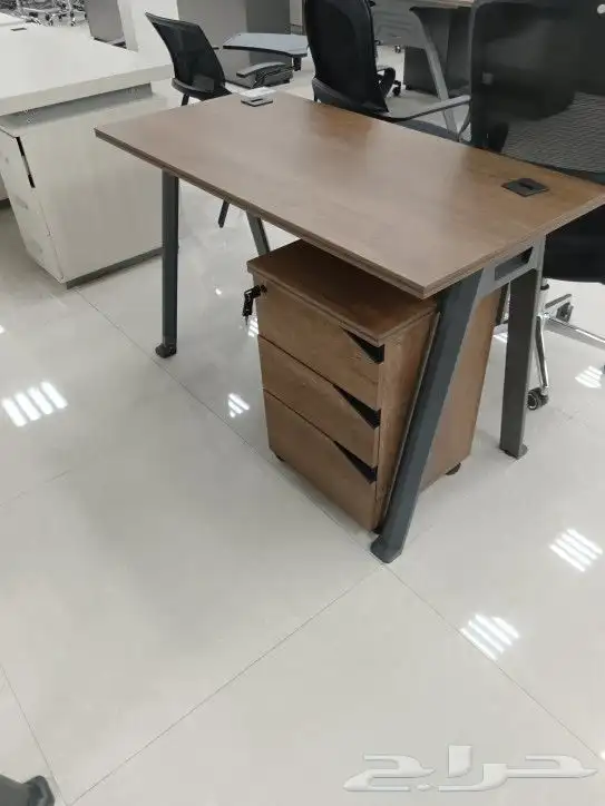 أثاث مكتبي جديد 4