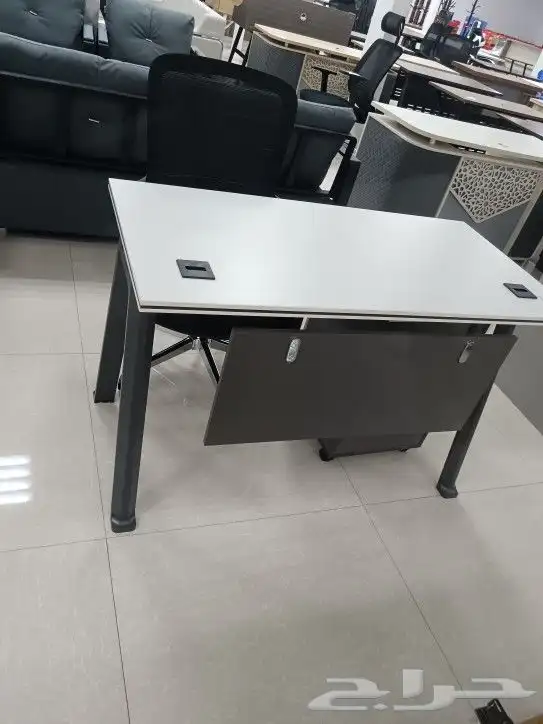 أثاث مكتبي جديد 2
