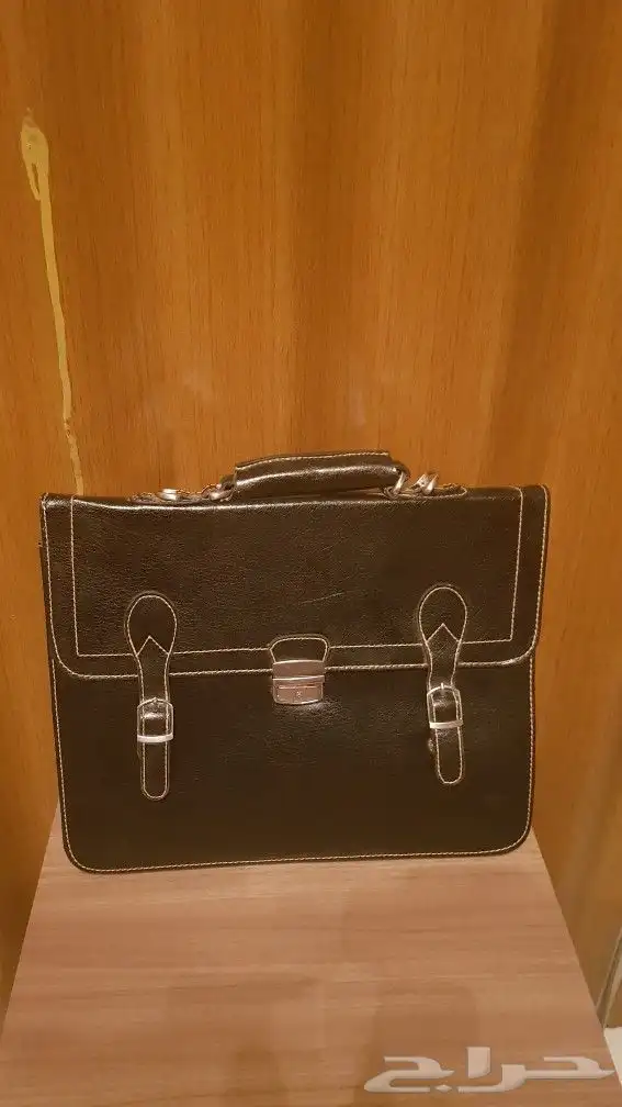 ساعات نسائيه ماركات و شنط سفر رجاليه ماركات 18