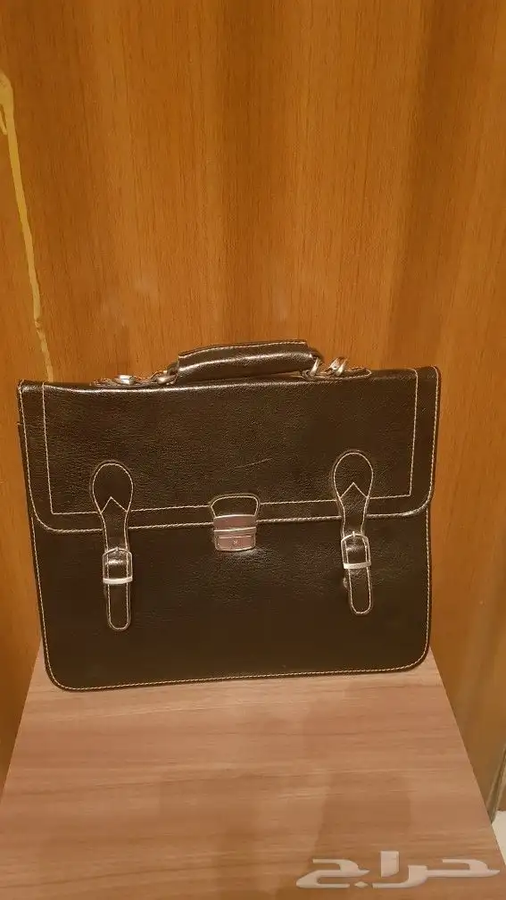 ساعات نسائيه ماركات و شنط سفر رجاليه ماركات 16