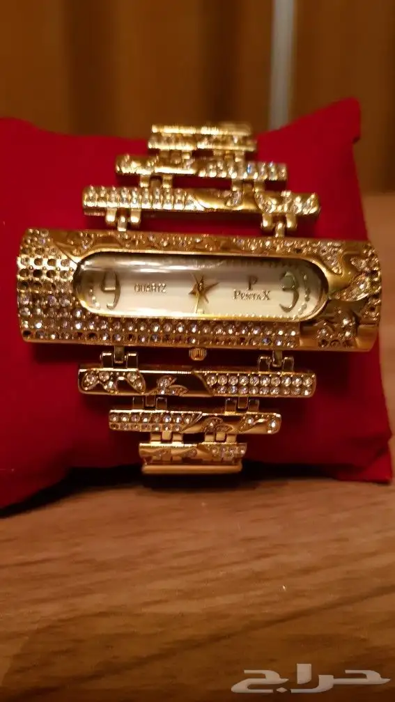 ساعات نسائيه ماركات و شنط سفر رجاليه ماركات 8