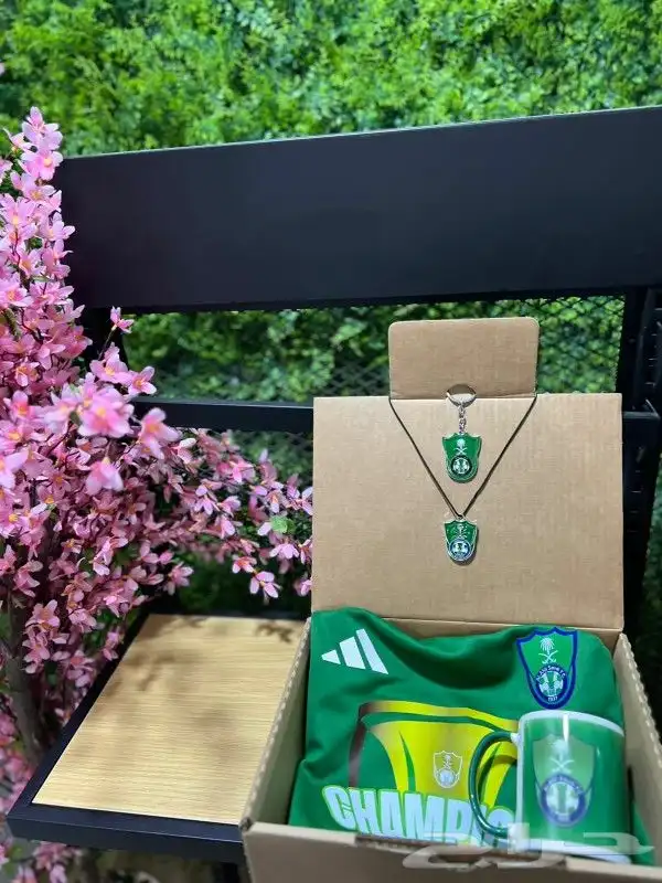 طقم نادي الاهلي وبكس الاهلي خامه ممتاز وطباعه اسم حسب طلب 5