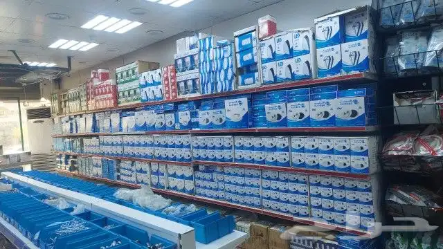بيع مواد بناء وسباكة وكهرباء وديكورات يوجد فريق صيانه 1