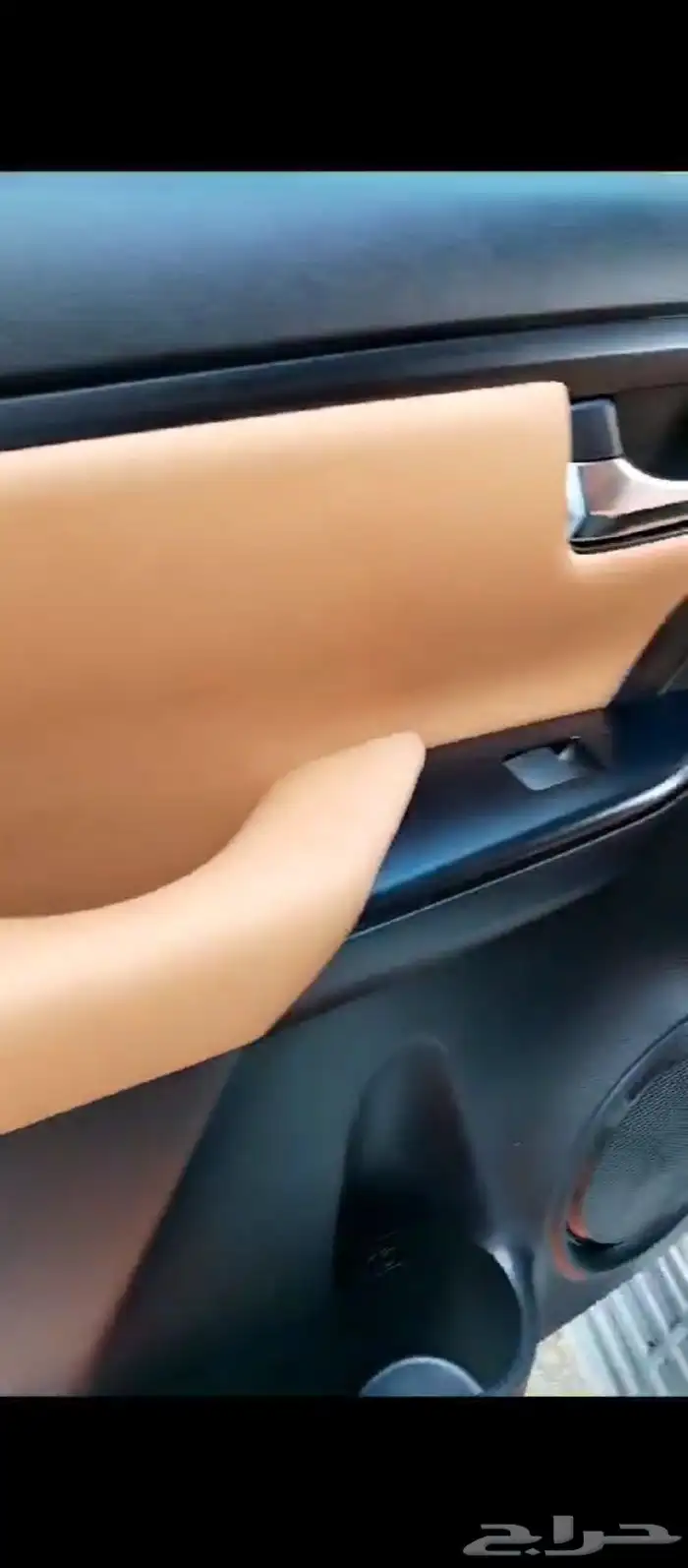 تلميع وتنظيف السيارت من الداخل وتنظيف الكنب والمجالس 1