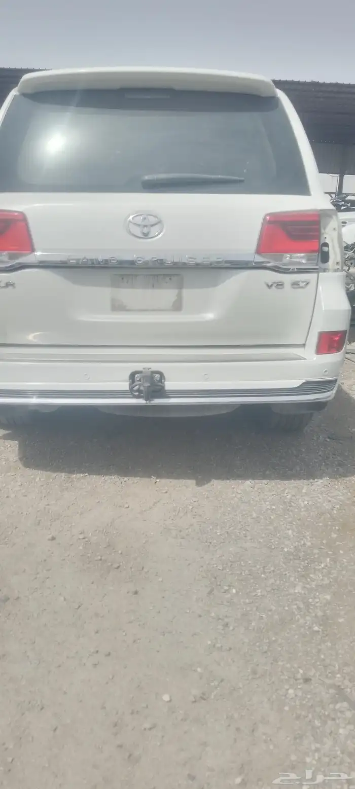 يوجد لدينا جميع انواع قطع غيار السيارات المستخدمه تشليح 8