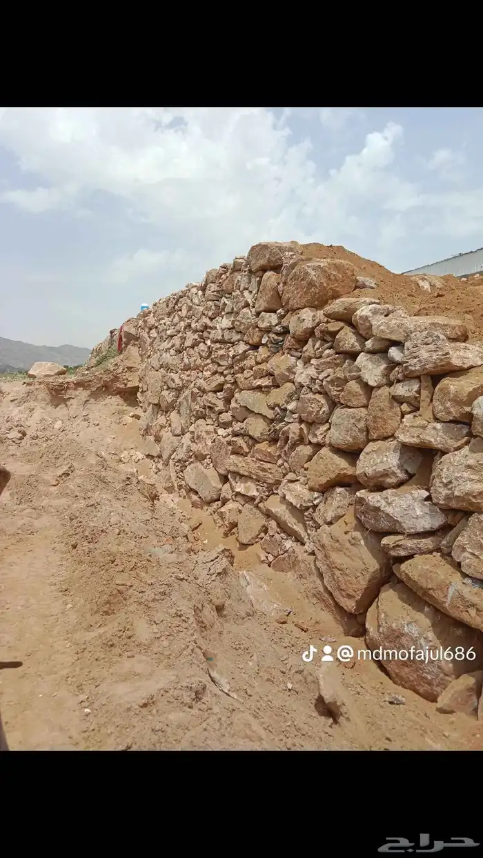 بكلين الإيجار يومي او شهري لابنيان الحجر كبير او صغير وقص ال 2