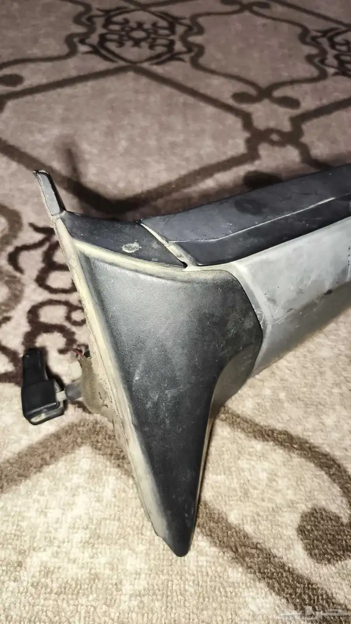 مرايات مرسيدس بنز موديل 90 شد بلد فيها خدوشات 2