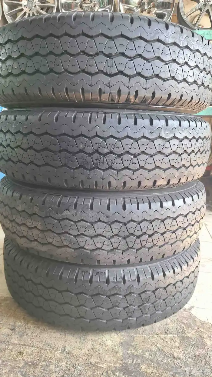 طقم كفرات برجستون. 195R15. شبه جديد ا 0