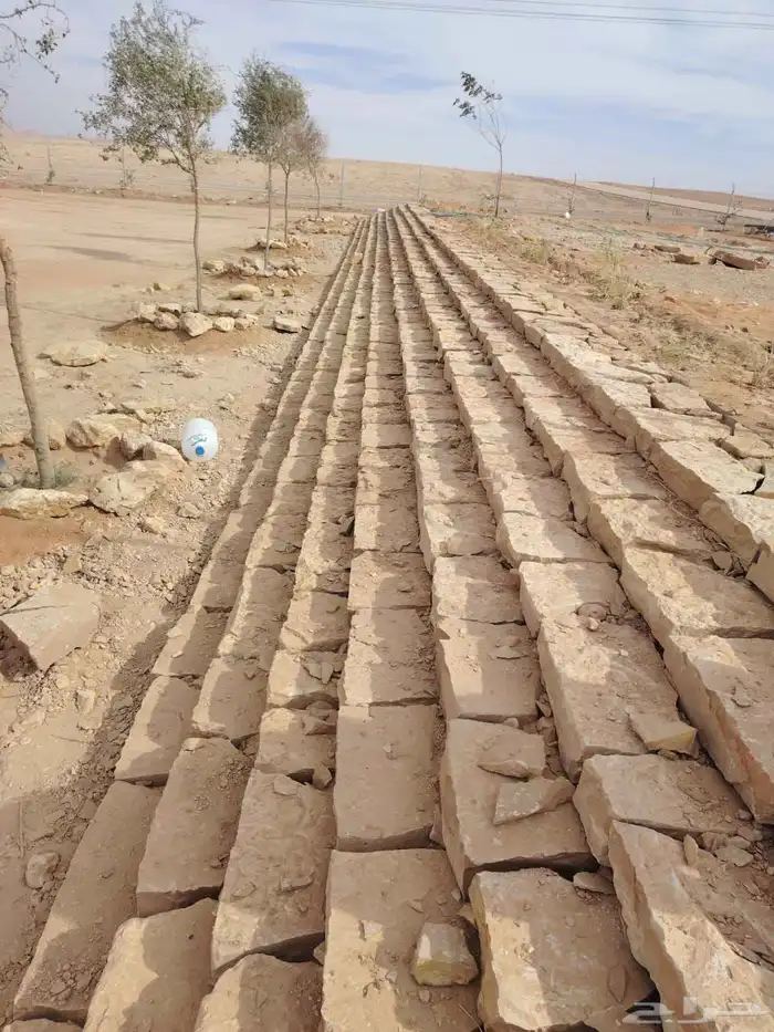 عندنا قسم خاص التراث واعمال الحجر 0