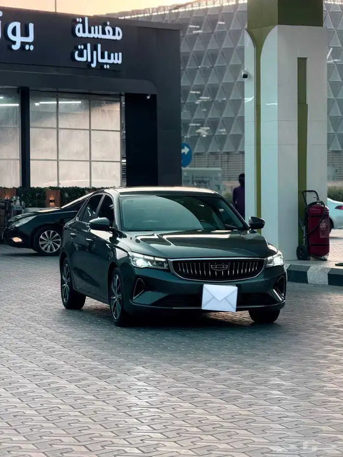 للبيع سيارة جيلي امجراند (Emgrand) فل كامل   الموديل  20 4