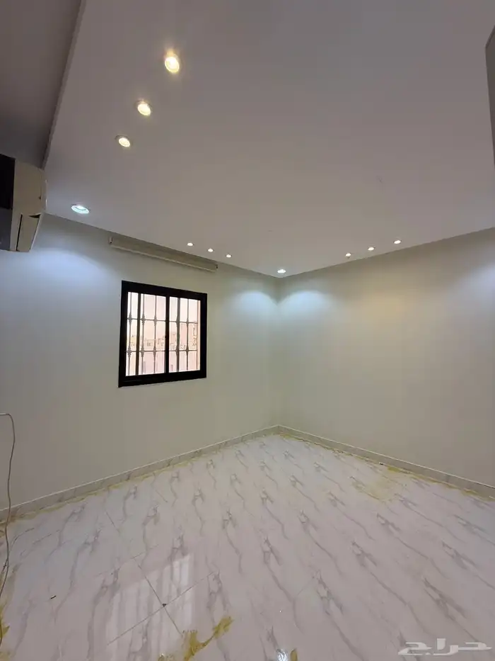 شقه للايجار حي البيان 1