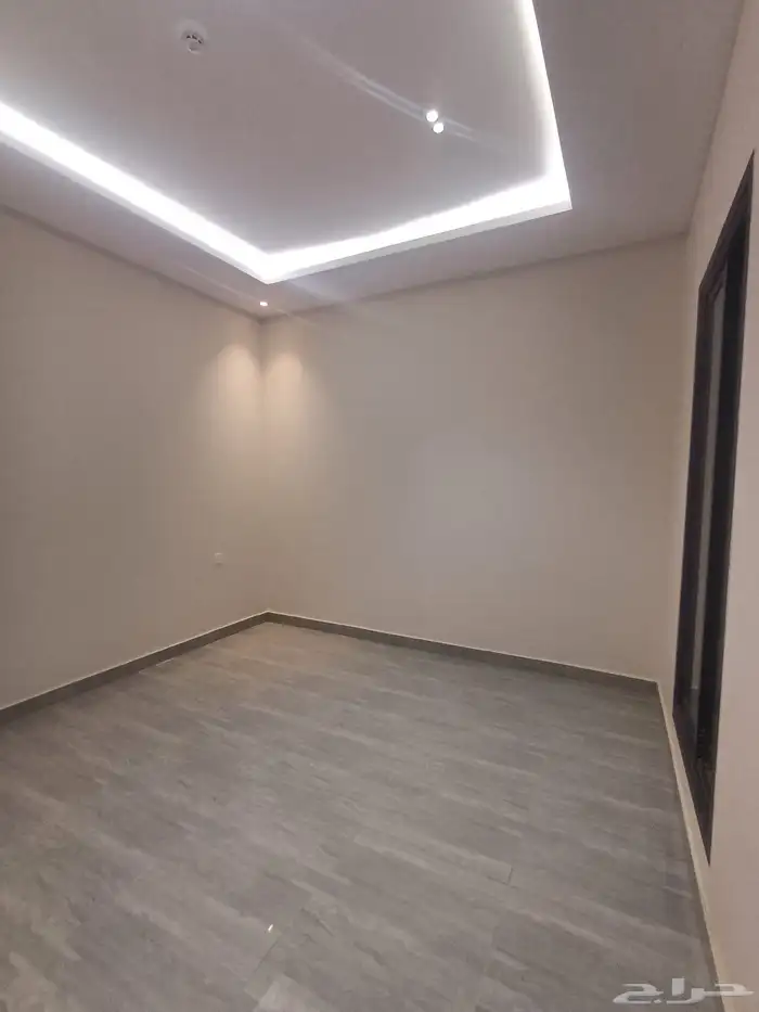 للبيع شقه تمليك في عماره حي الرمال الشعبي 5