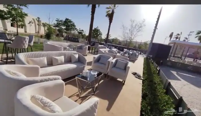 محل تاجير كنب وقهوجيين وصبابين ويوجد طاولات طعام وكراسي ويوج 3