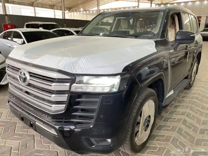 لاندكروزر جي اكس ار L4 بريمي 2025 3