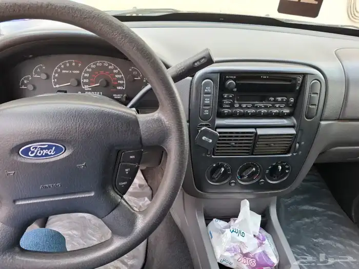 فورد اكسبلور موديل 2002 نضيف ماكينه وقير على الشرط 2