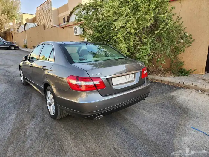 مرسيدس E 300 موديل 2011 اللون رمادي 9