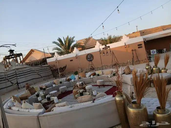 محل تاجير كنب وقهوجيين وصبابين ويوجد طاولات طعام وكراسي ويوج 5