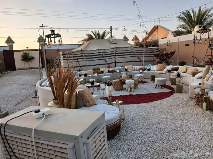 محل تاجير كنب وقهوجيين وصبابين ويوجد طاولات طعام وكراسي ويوج 6