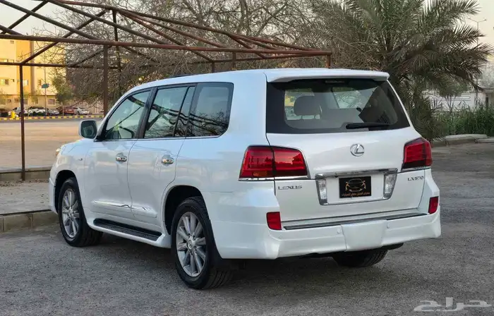 لكزس LX 570 2011 8