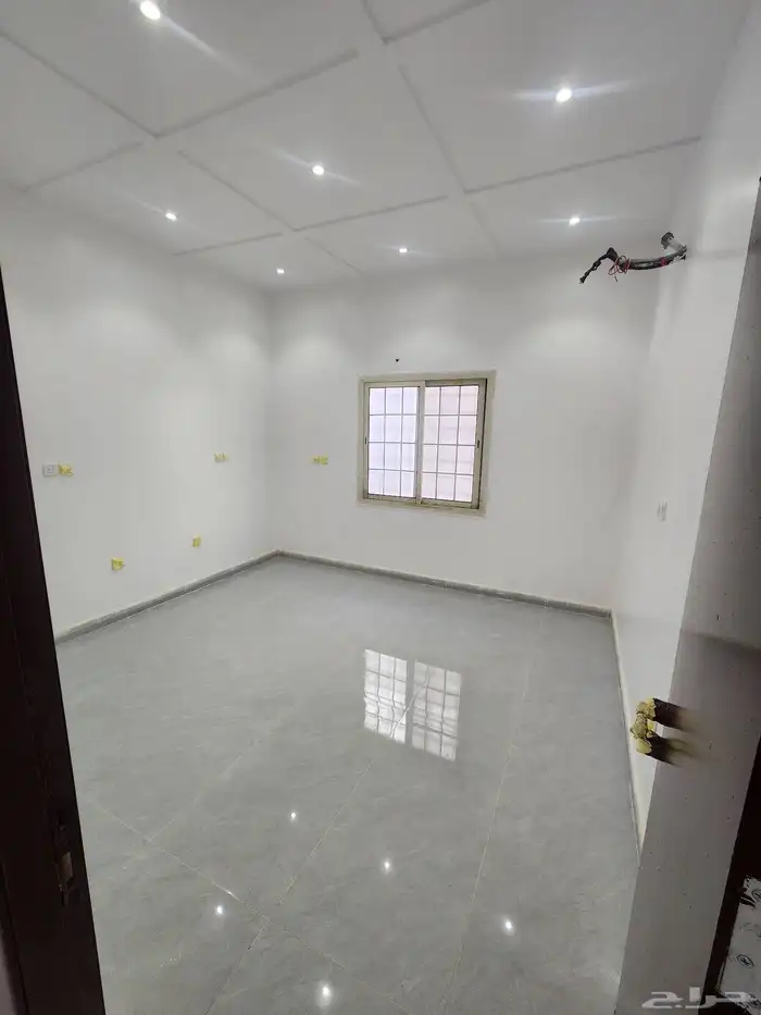 روف مع سطح للأيجار 6
