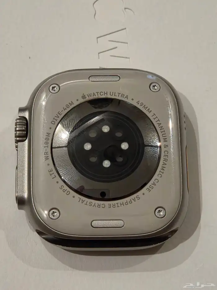 للبيع Apple Watch Ultra 2   تيتانيوم 49mm 4