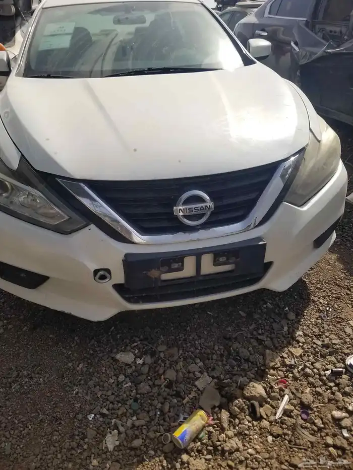 يتوفر لدينا جميع انواع القطع تشليح صقر الحاير نيسان بالكامل 2